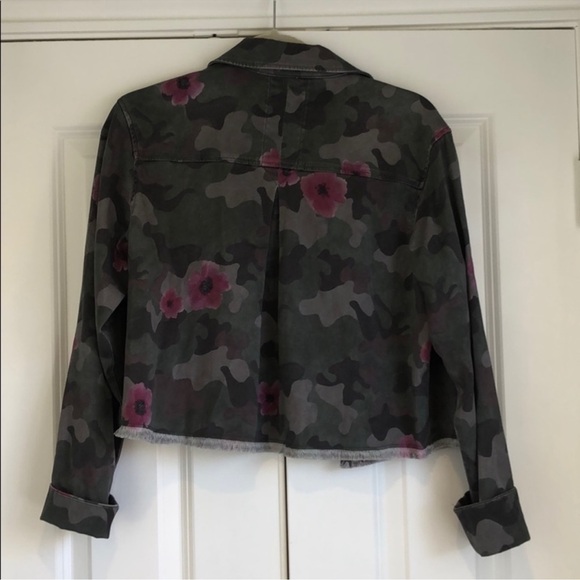 Bella Dahl Jacket Gray Pink Camo Floral Crop Fringe Hem Patch Pockets - Picture 3 of 5